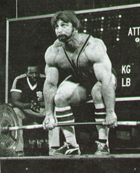 Roger Estep deadlifting